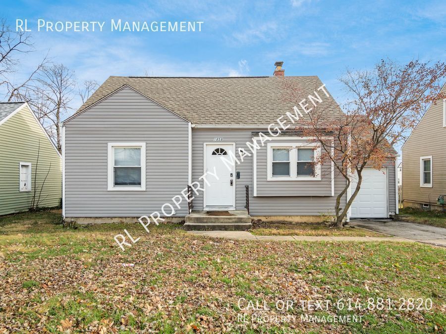 Primary Photo - Charming 3 bedroom 2 bathroom home in the ...
