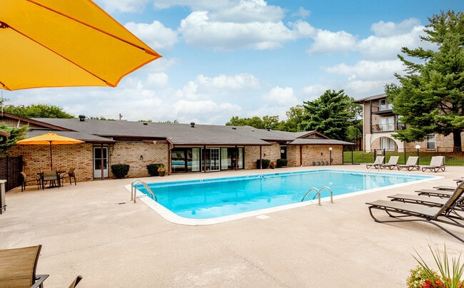 Building Photo - Village at Crestview