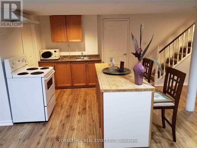 Building Photo - 27 Hiram Rd