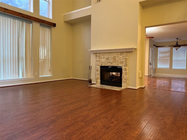 Foto del edificio - 3619 Hanover Cir