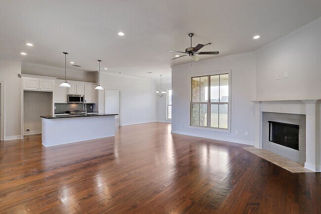 Foto del edificio - 3 Bed/2 Bath in Fall's Crossing- Gluckstadt!