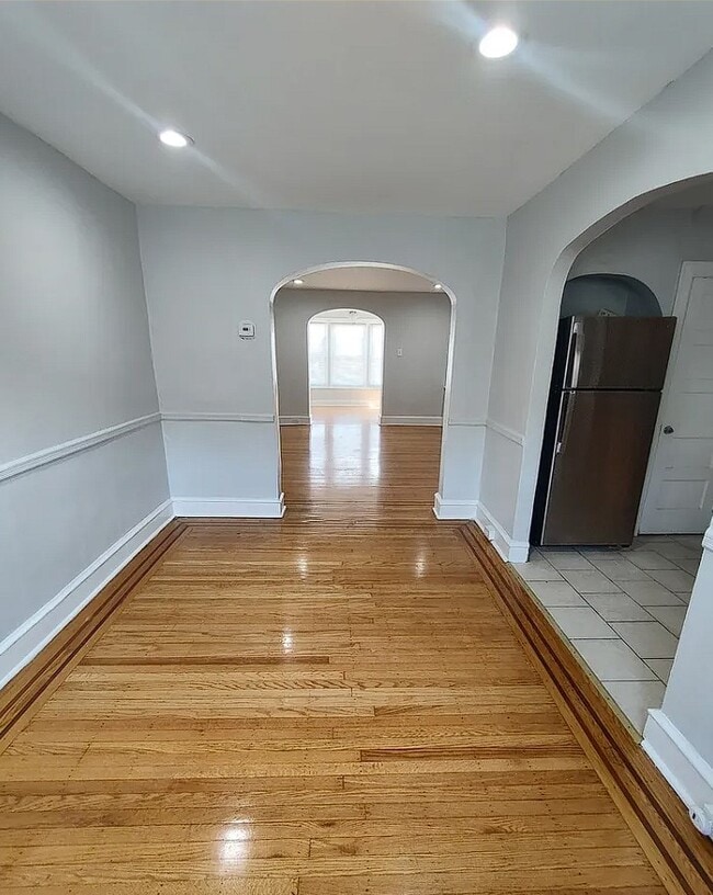 Foto del edificio - 6713 Guyer Ave
