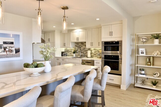 Foto del edificio - 23908 De Ville Way