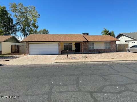 Primary Photo - 1740 E Hilton Ave