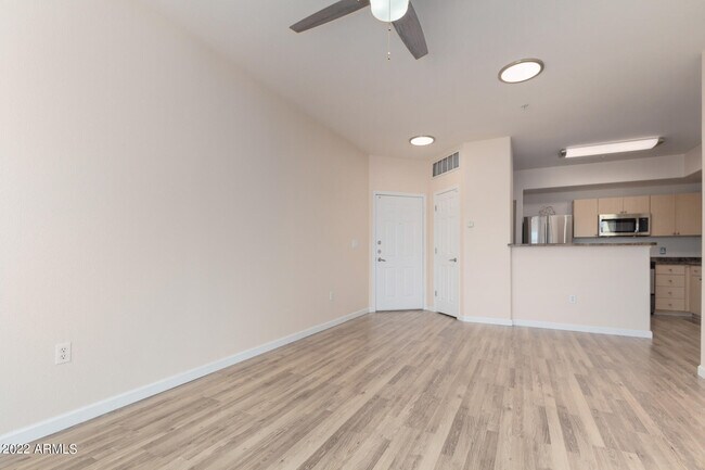 Foto del edificio - 18416 N Cave Creek Rd