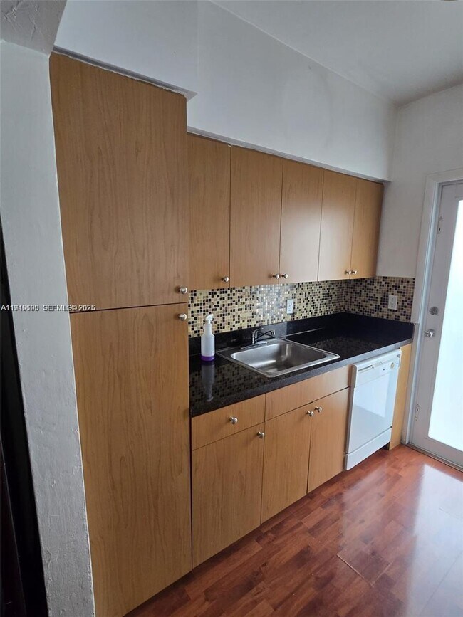 Foto del edificio - 450 77th St