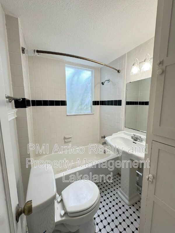 Foto del edificio - 115 8th St SE