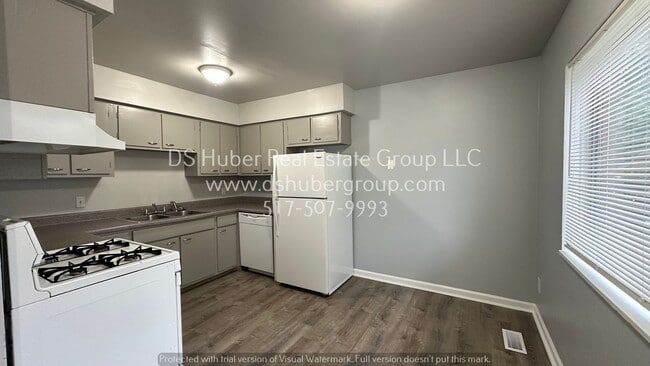 Foto del edificio - 827 Vincent Ct
