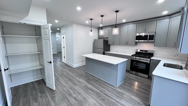 Photo - 216 Jefferson St NW House