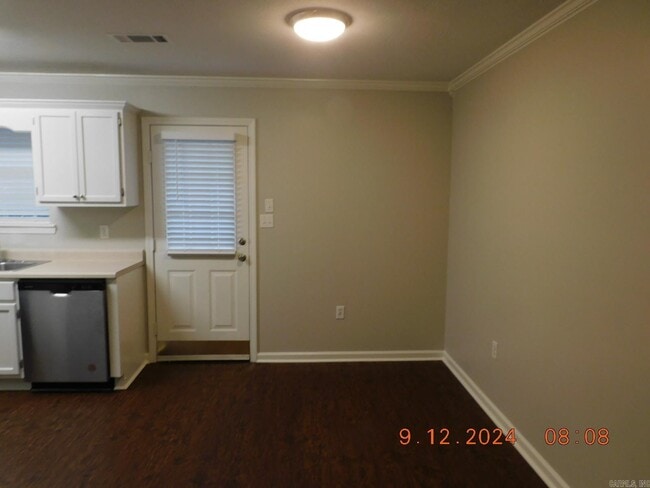 Building Photo - 1740 Appalachian Dr