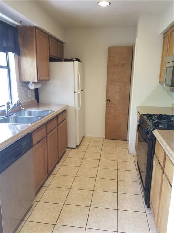 Foto del edificio - 6614 Hart Ln