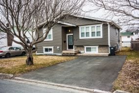 Building Photo - 3 E Meadows Cres
