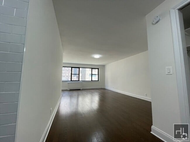 Building Photo - EAST 56 STREET