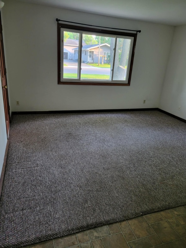 Building Photo - 300 Locust St