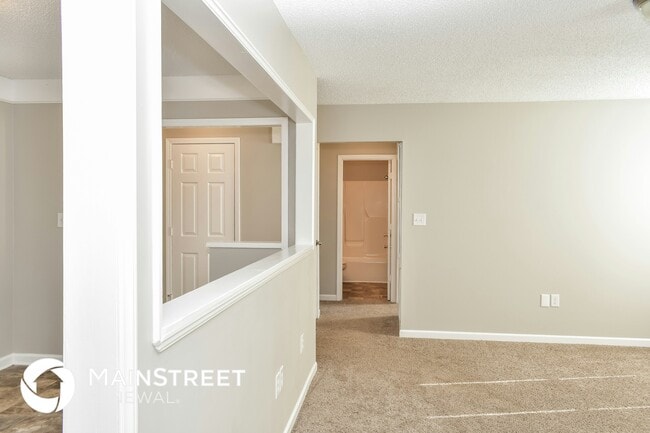 Building Photo - 2975 Country Crossing Dr