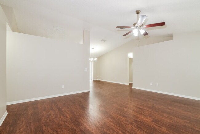 Foto del edificio - 14280 Rensselaer Rd