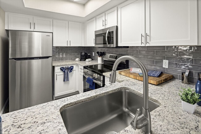 Building Photo - Indigo at Sunset Park