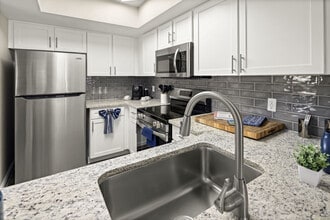 Building Photo - Indigo at Sunset Park