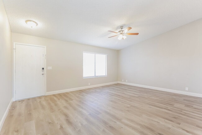 Building Photo - 3944 Grapefruit Cir