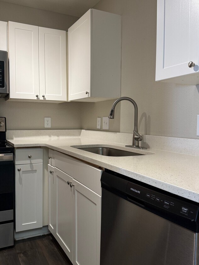 Foto principal - 37 Hamiltons Harbor Dr
