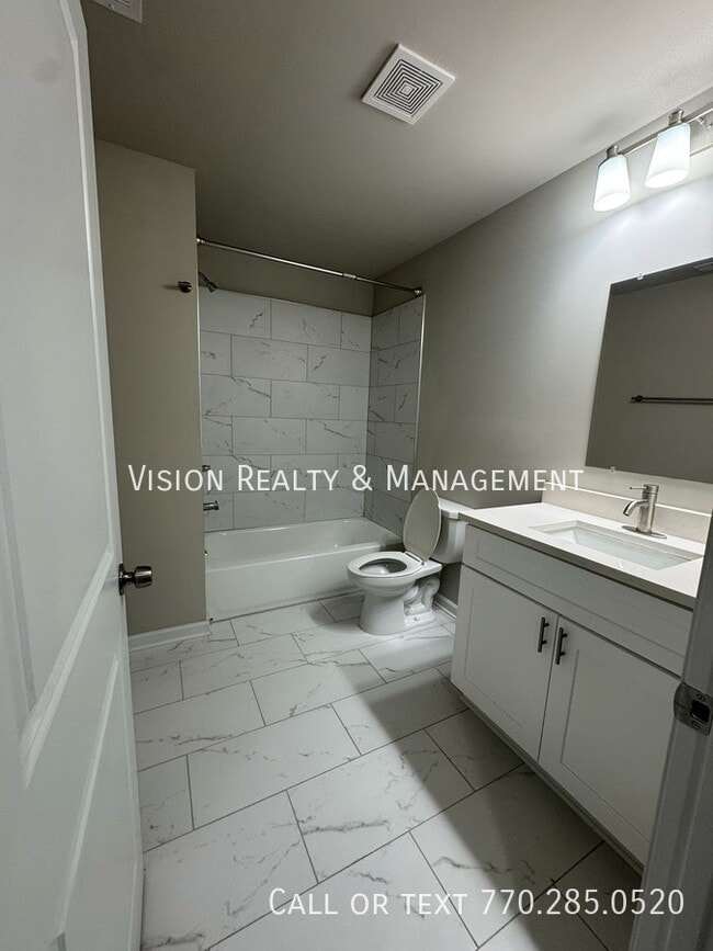 Foto del edificio - 8330 Triple Crown Dr