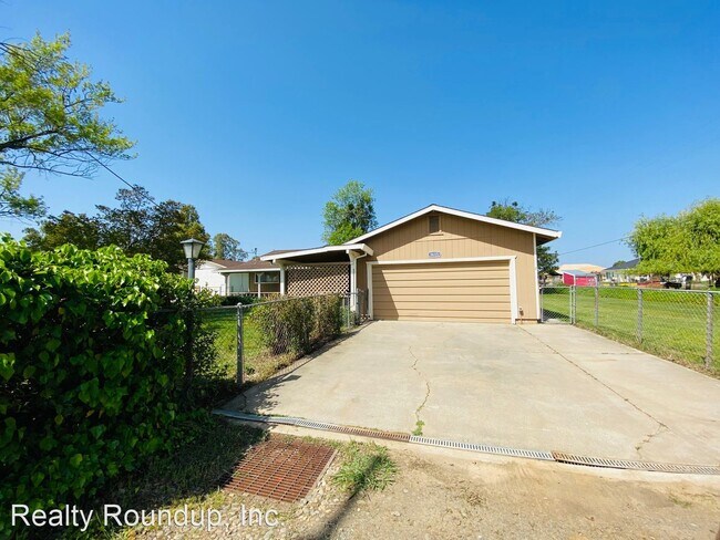 Building Photo - 3 br, 2 bath House - 9635 Titan Rd