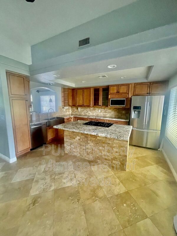 Building Photo - 2547 Quail Canyon Ave