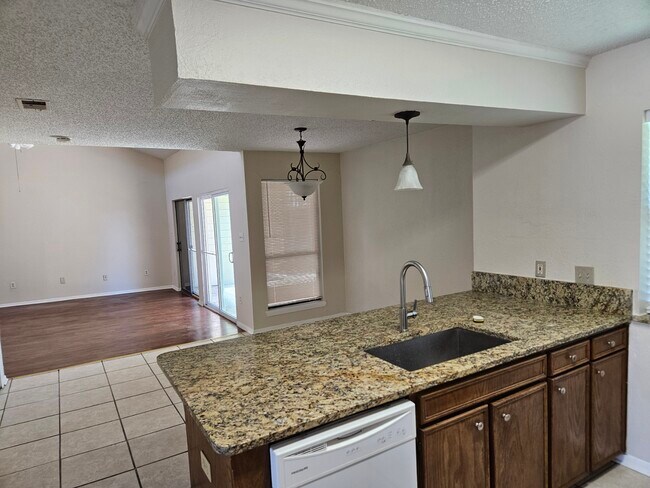 Foto del edificio - 1518 High Point Dr