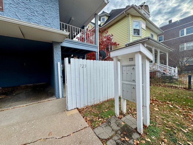 Building Photo - Turn-Key 1BR Apartment – Everything Included