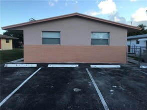 Building Photo - 361 NE 30th St
