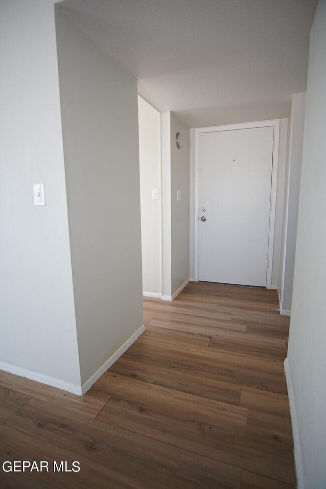 Building Photo - 10737 Levelland Pl