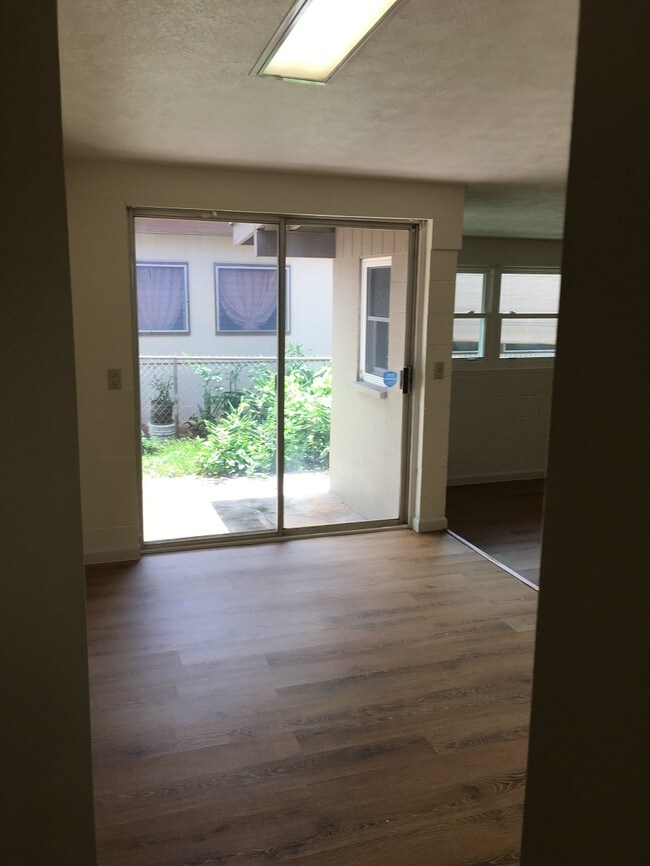 Building Photo - 94-328-328 Waipahu St