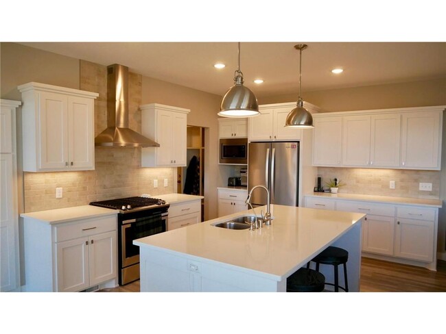 Foto del edificio - 462 143rd Ave NW