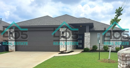 Building Photo - 18637 Cantar Dr