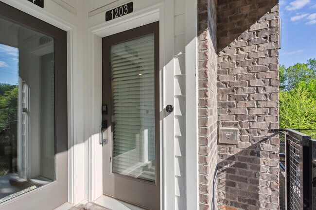 Foto del edificio - 408 Pratt Dr