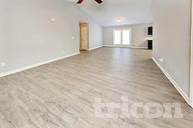 Building Photo - 793 Sir Raleigh Dr