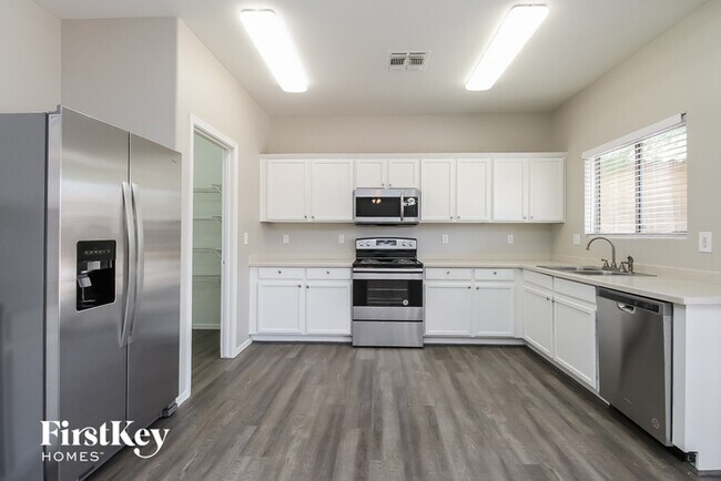 Building Photo - 751 E Drifter Pl