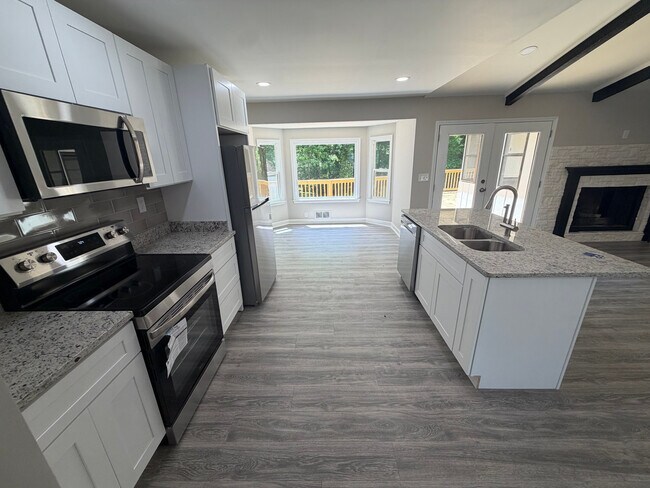 Foto del edificio - Room in House on Heritage Hills Cir
