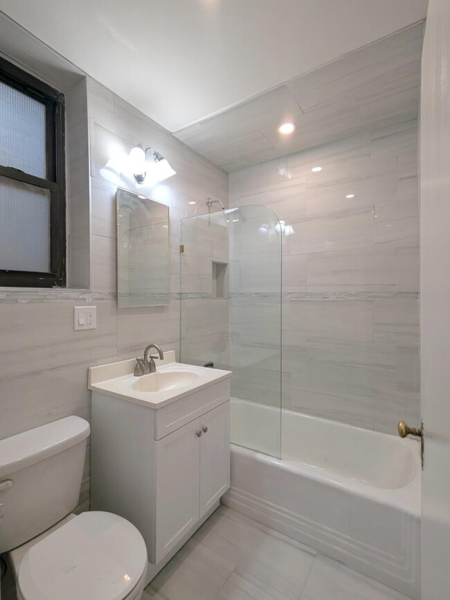 Building Photo - 2 bedroom in New York NY 10022