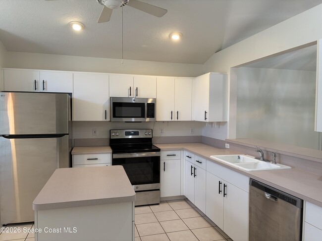 Foto del edificio - 2361 White Sands Ct NE