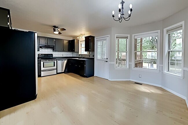 Building Photo - 5017 Trailwater Dr