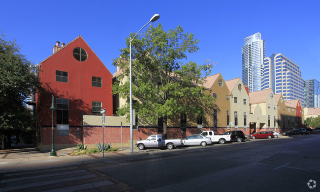 Building Photo - Railyard