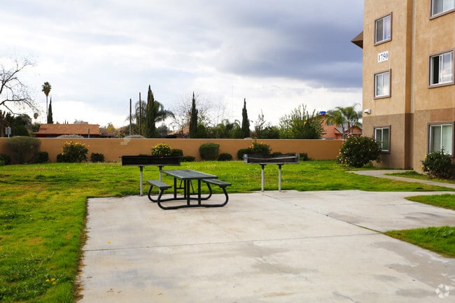 Building Photo - Camellia Gardens