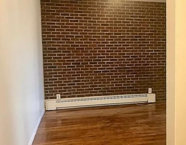 Building Photo - 515 Throop Ave