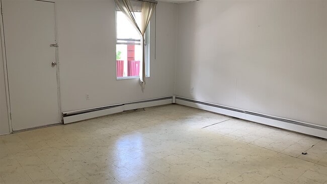 Building Photo - 138 34th St