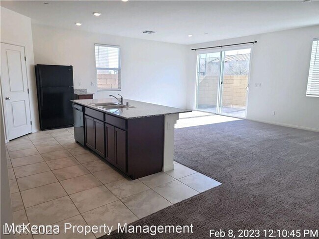 Foto del edificio - 5 br, 4 bath House - 8447 Vulturo Ave.
