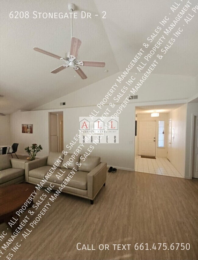 Foto del edificio - 6208 Stonegate Dr