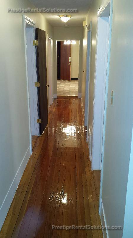 Foto principal - 759 Columbia Rd