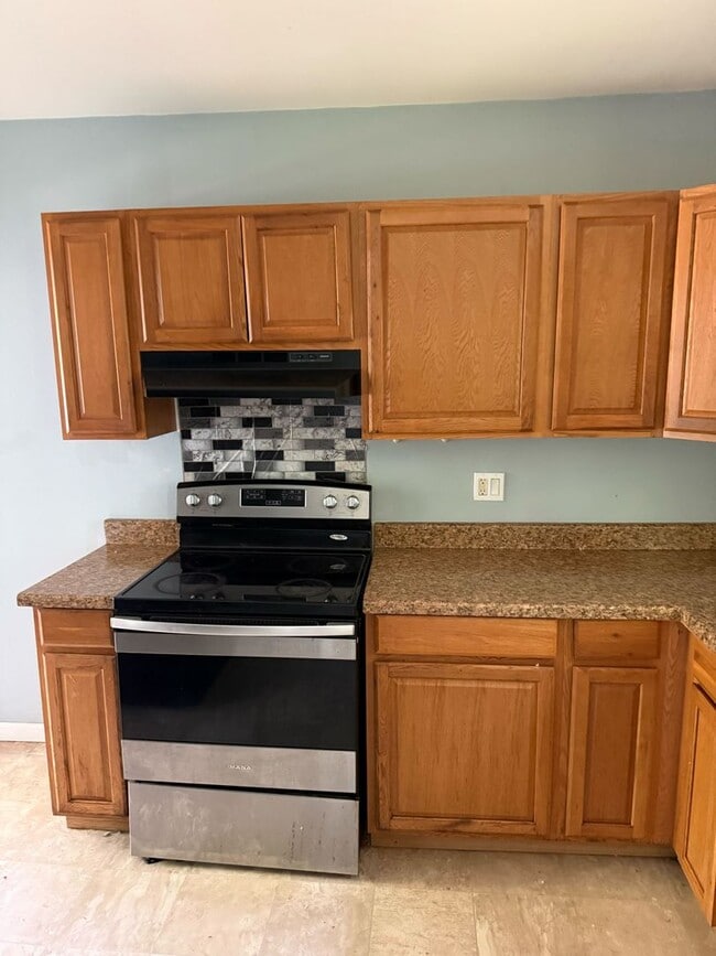 Photo - Nice 4/2 Rental in North Jackson in Broadmoor House