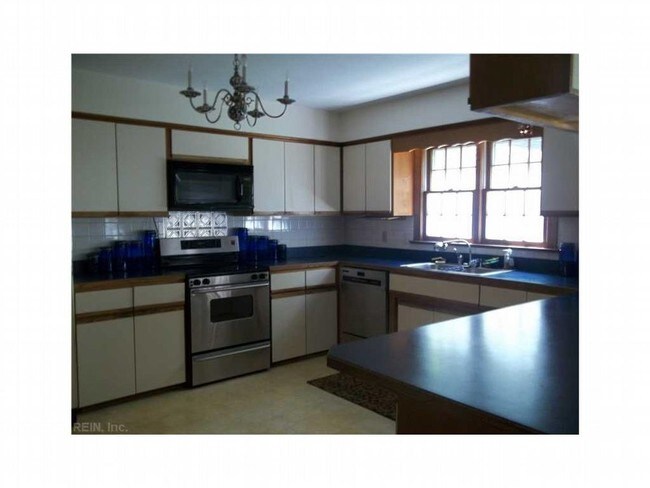 Building Photo - 1403 Hickman Dr